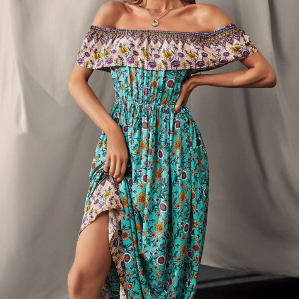 Off the shoulder Floral Maxi Dress - Picture 3 of 7